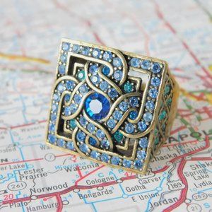 La Vintage stunning cocktail ring blue green